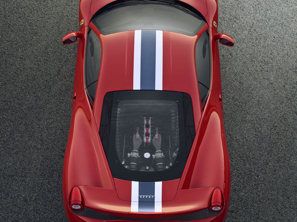 Ferrari 458 Speciale's V8 engine
