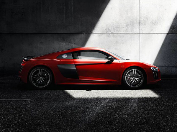 The sporty looks of the Audi R8 Coupé