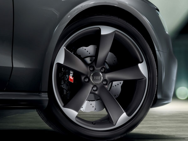 Audi RS 5' titanium alloy wheels