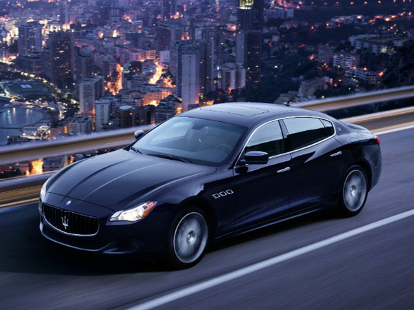 Maserati Quattroporte S has dynamic lines