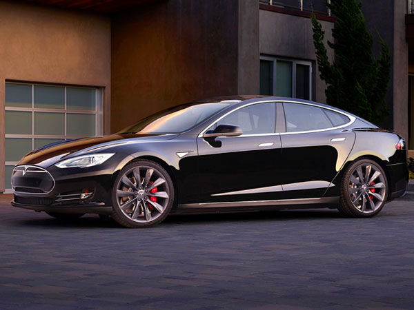 Black Tesla Model S 85D
